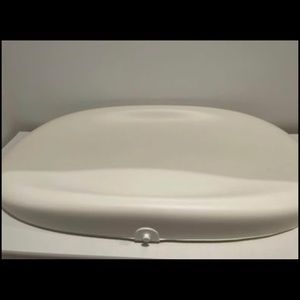 Hatch baby grow white changing pad and scale